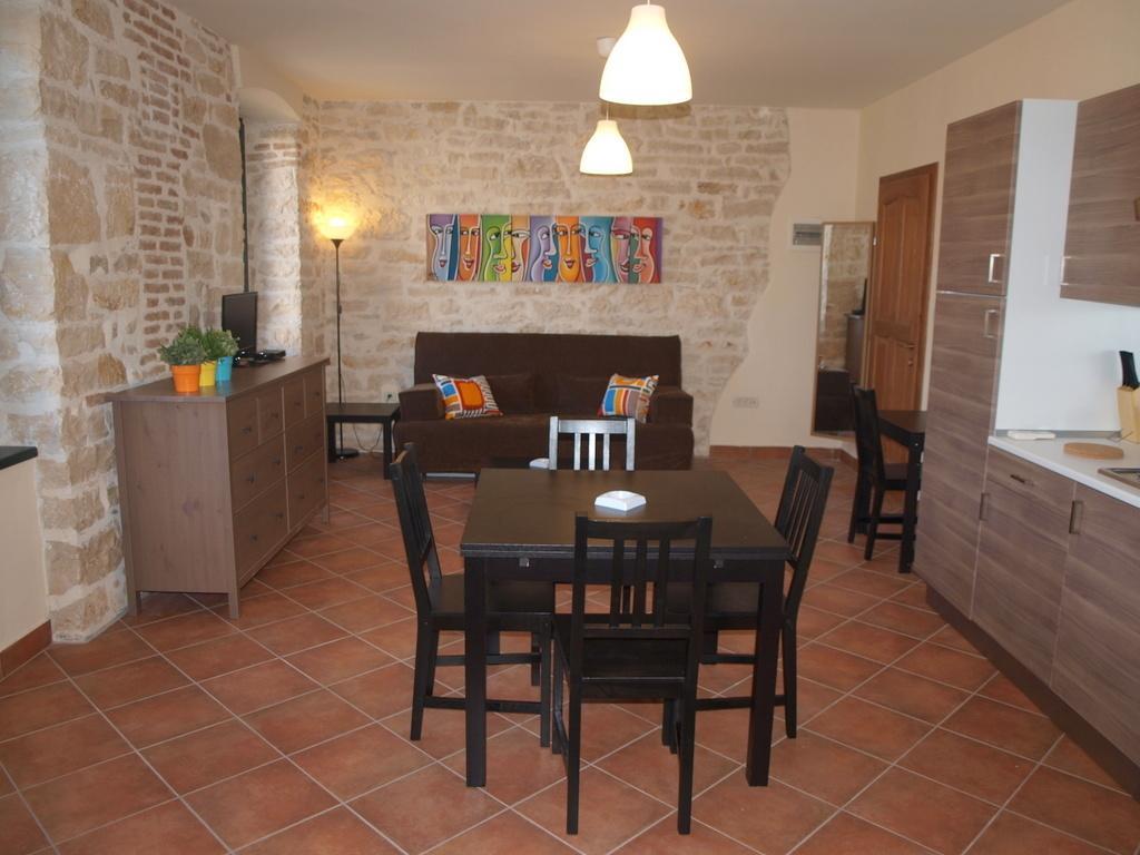 Rovinj'S Flowers Apartments Стая снимка